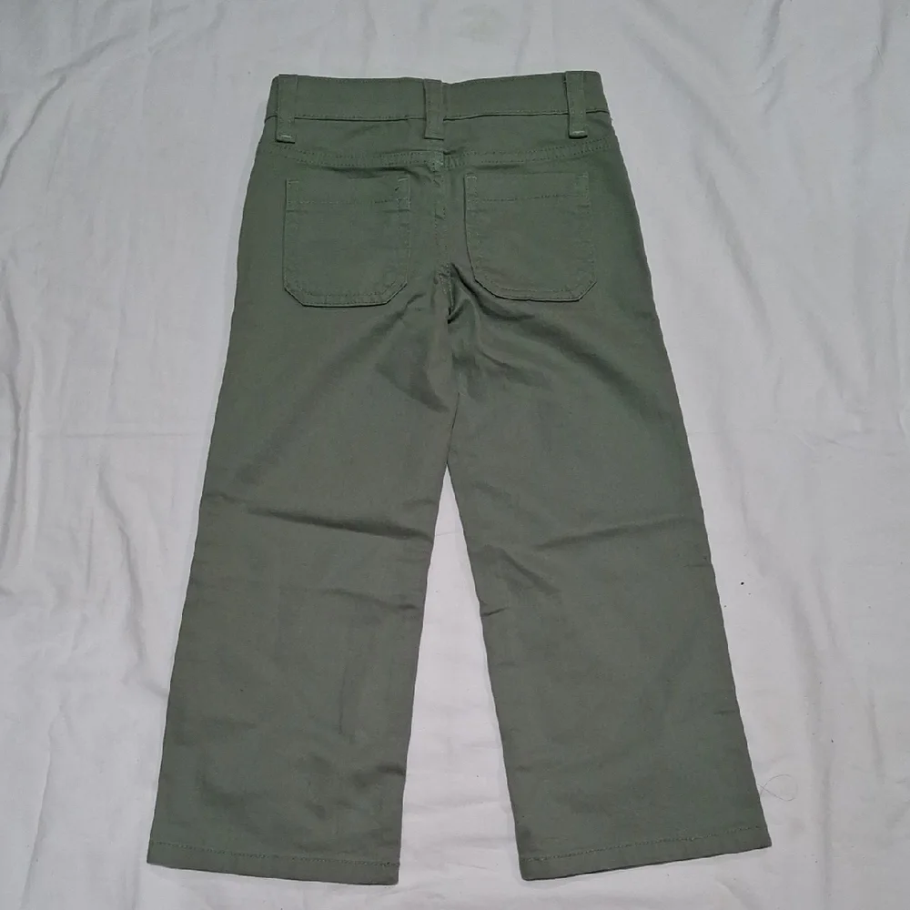 NEW. The Children's Place Olive wide Leg Size 4